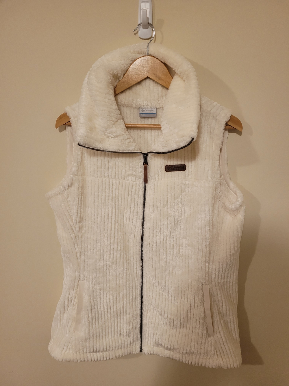 New Columbia Women's Sherpa Vest Sz L Cream White Velvety Soft Cozy Chic